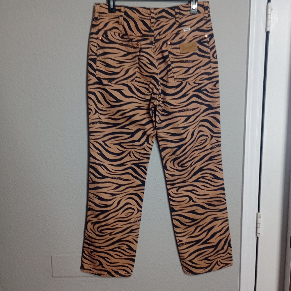 Wrangler Women's High Rise Wild West Purr Print Straight Jeans - Picture 5 of 11
